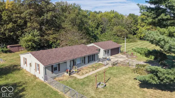 9545 Bono RD, Terre Haute, IN 47802