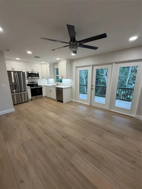 1784 LAKE HARNEY RD, Geneva, FL 32732