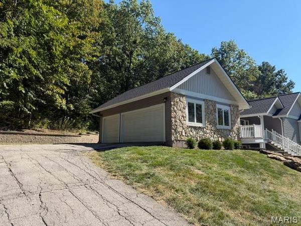 1723 Millstream DR, Chesterfield, MO 63017