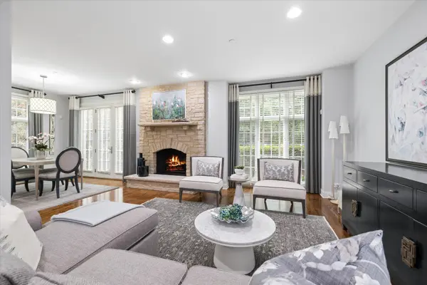 1189 Caroline CT, Vernon Hills, IL 60061