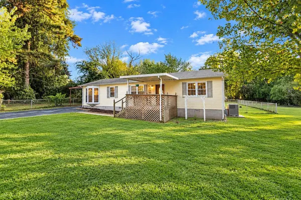 1020 Emerson St, Manchester, TN 37355