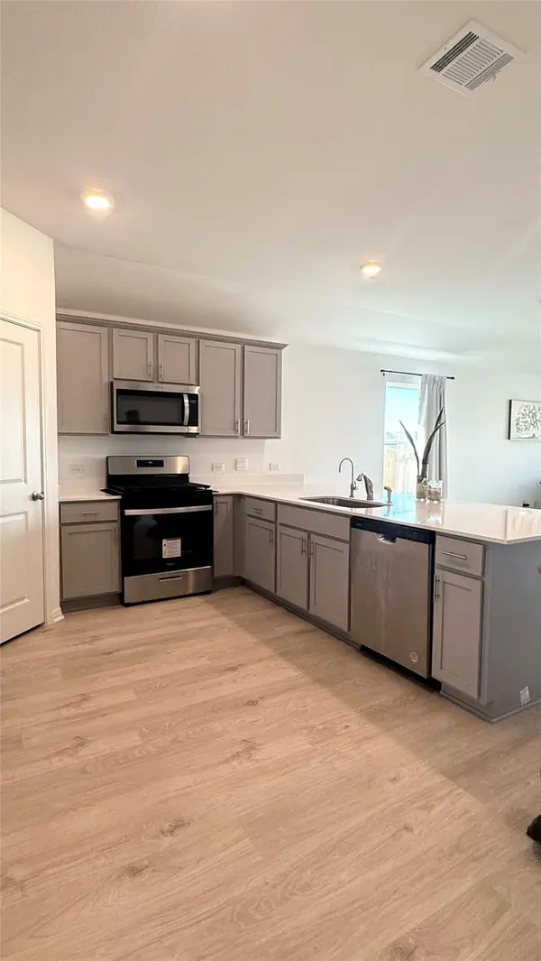 197 Santa Rosa LN, Buda, TX 78610