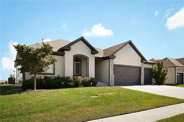 4824 SW 3rd ST, Blue Springs, MO 64014
