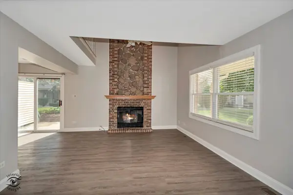9327 Bradford LN, Orland Park, IL 60462