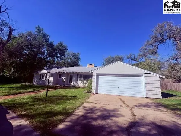 2809 N King St, Hutchinson, KS 67502