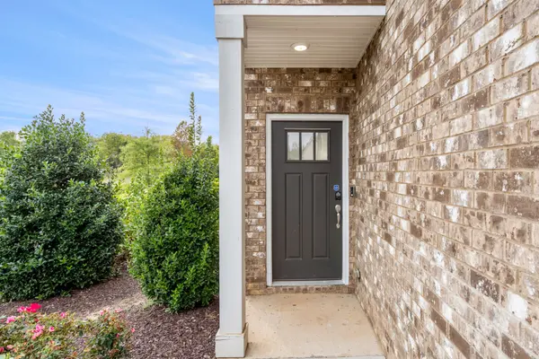 1201 W End Station Dr, Lebanon, TN 37087