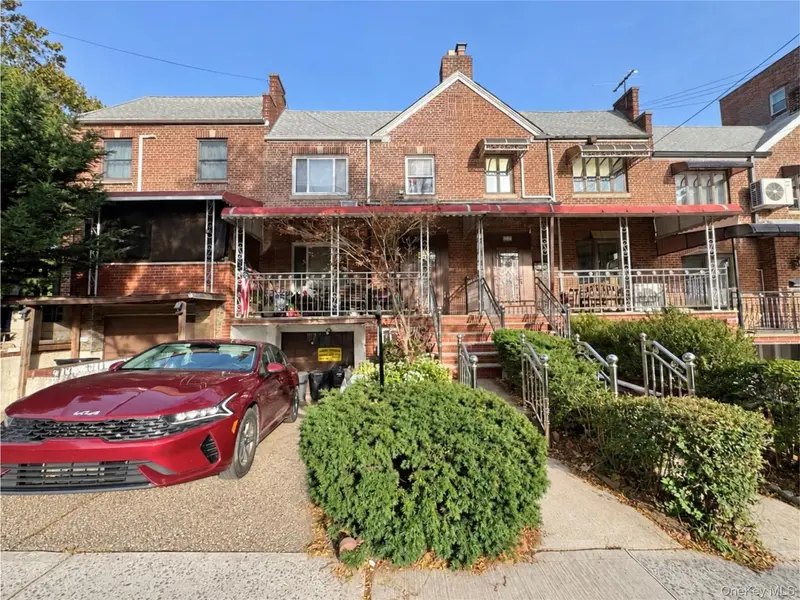 65-03 Alderton ST, Rego Park, NY 11374