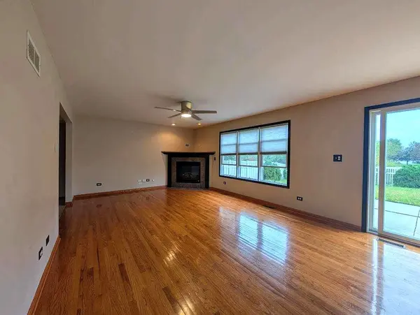 233 Highpoint CIR, Bourbonnais, IL 60914