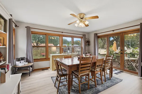 1016 Jackson ST S, Shakopee, MN 55379