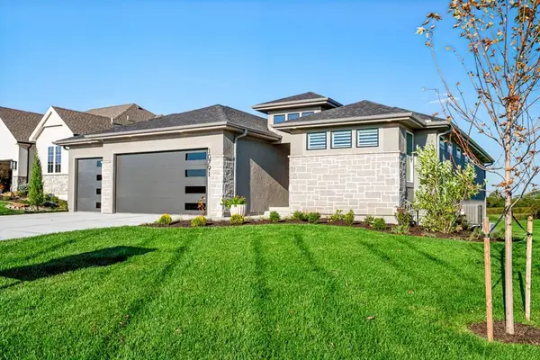 10791 S Shady Bend RD, Olathe, KS 66061