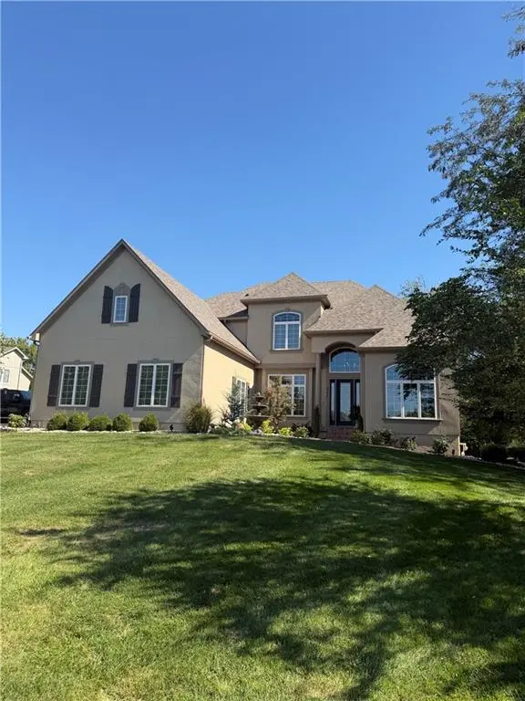311 NW Rockwood CT, Lee's Summit, MO 64081
