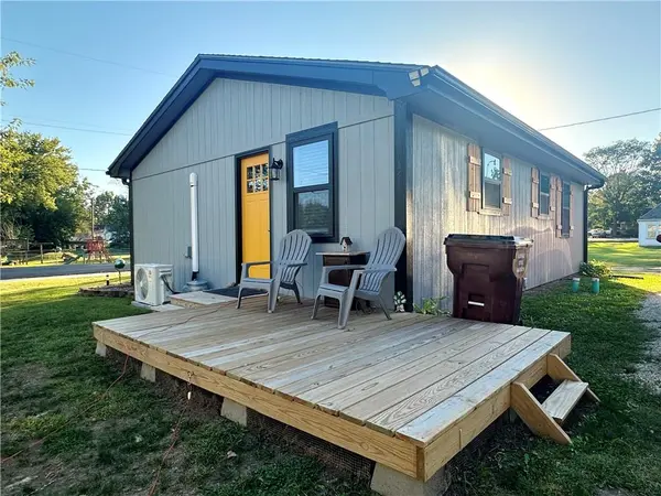 107 E 7th ST, Urich, MO 64788