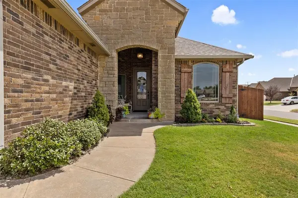 10916 SW 35th TER, Yukon, OK 73099