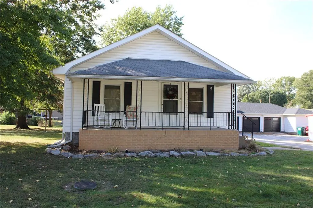209 N Crawford ST, Frontenac, KS 66763
