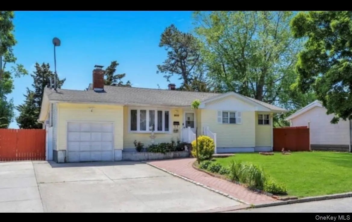200 Hancock st, Brentwood, NY 11717