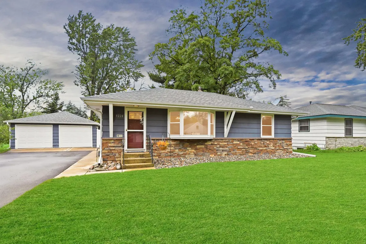 9228 Washington ST NE, Blaine, MN 55434