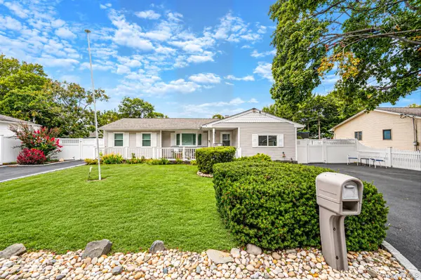 179 Ford ST, Holbrook, NY 11741
