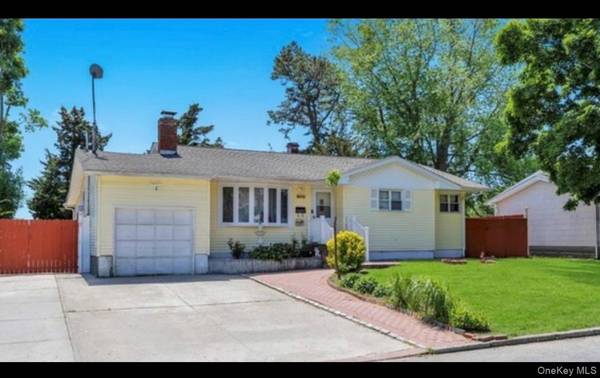 200 Hancock st, Brentwood, NY 11717