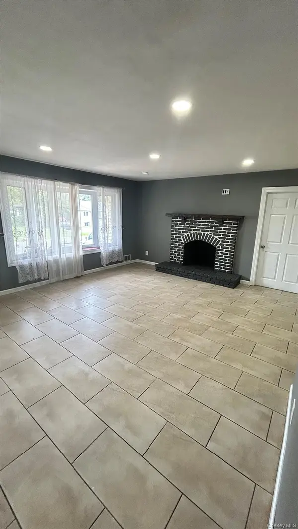 200 Hancock st, Brentwood, NY 11717