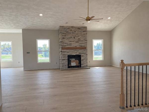 1358 Walnut Ridge DR, Columbia, IL 62236