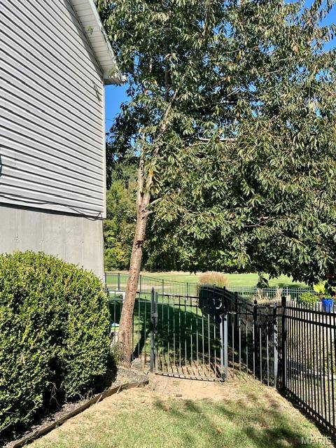 2386 Fairway DR, High Ridge, MO 63049