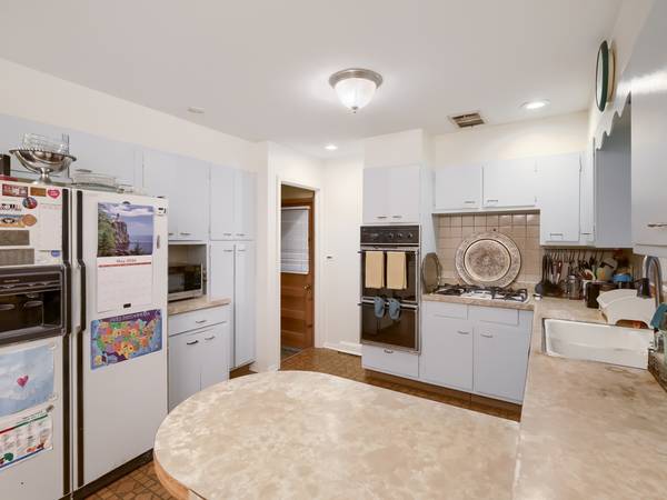 9308 Karlov AVE, Skokie, IL 60076