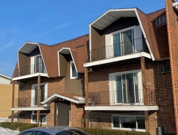 38 W 65th ST #1, Westmont, IL 60559