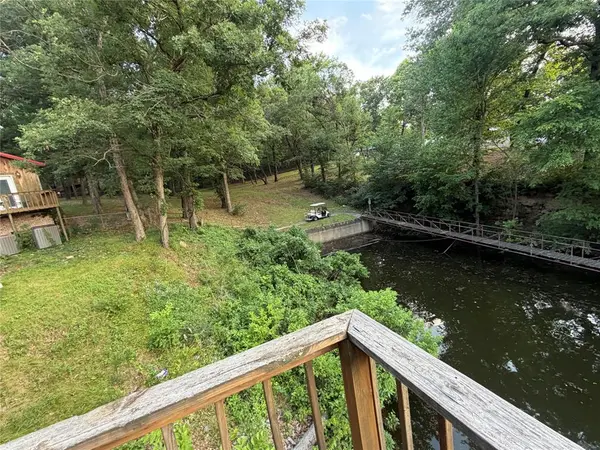 677 Lighthouse Point RD, Eucha, OK 74342