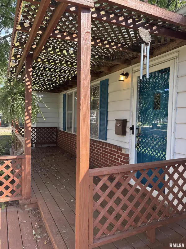 1616 ELMWOOD ST, Jacksonville, IL 62650