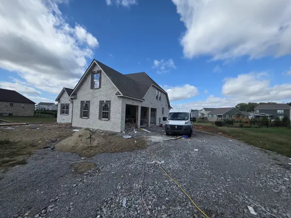851 Shady Bluff Trail, Clarksville, TN 37043