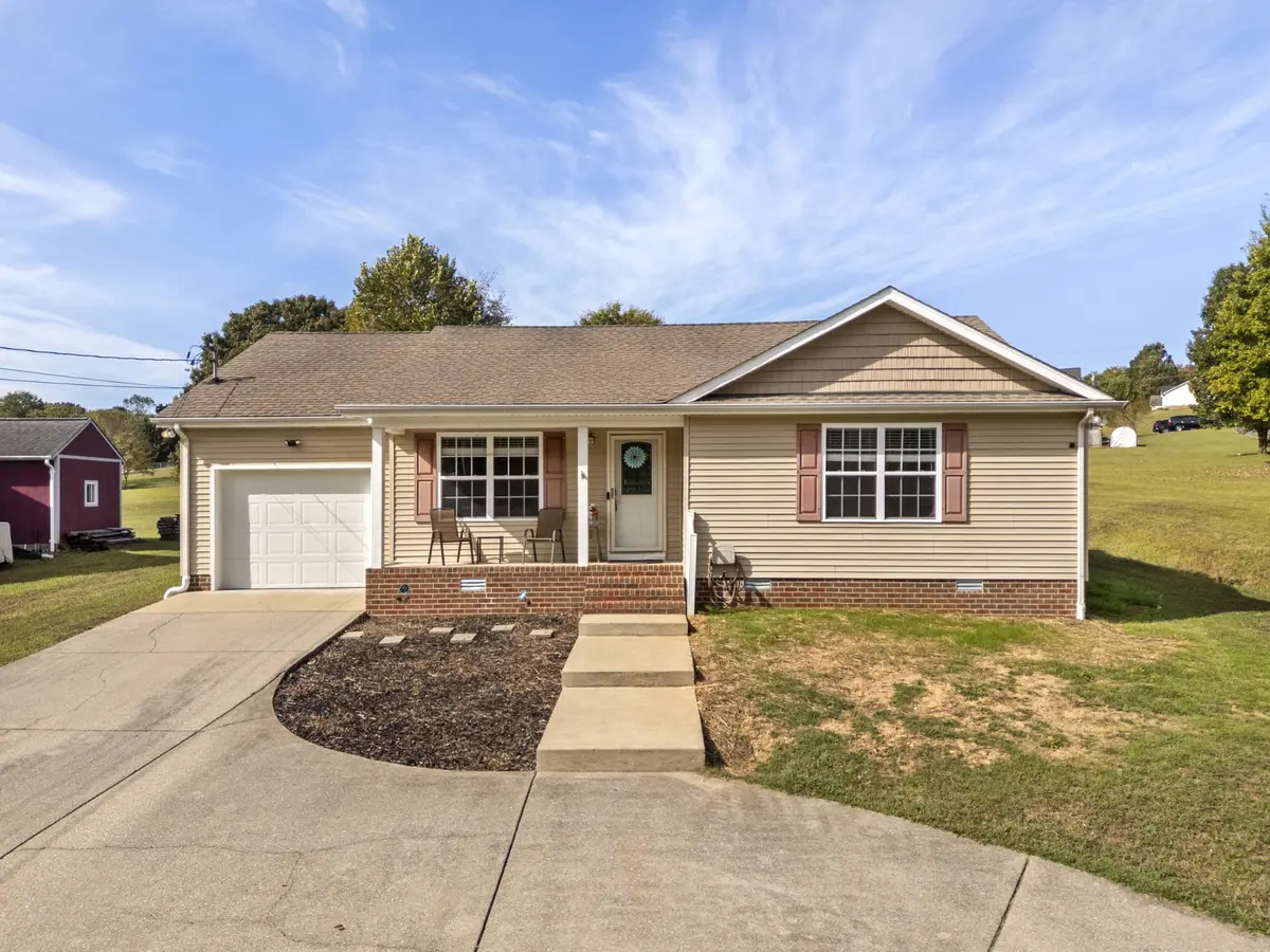 1008 Creek Bottom Rd, White Bluff, TN 37187