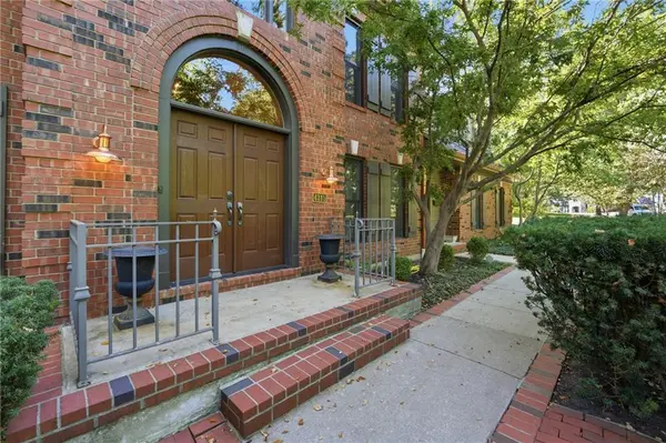 4315 N Holly CT, Kansas City, MO 64116