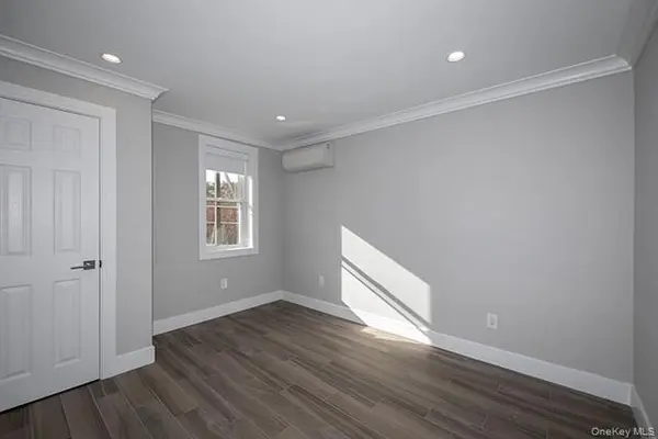37-5 New York AVE #37-5, Huntington, NY 11743