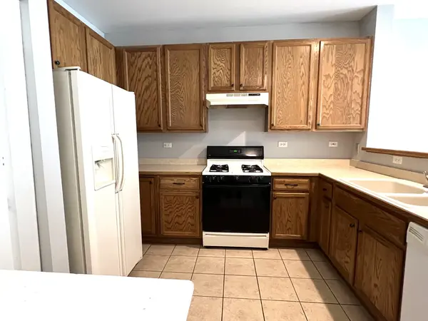2540 GOLF RIDGE CIR #2540, Naperville, IL 60563