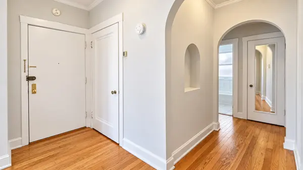 6414 N Newgard AVE #1E, Chicago, IL 60626