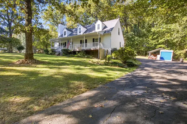 1205 Hardwood Trl, Burns, TN 37029