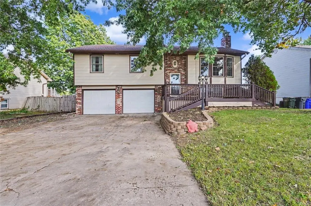 812 S Sheridan RD, Olathe, KS 66061