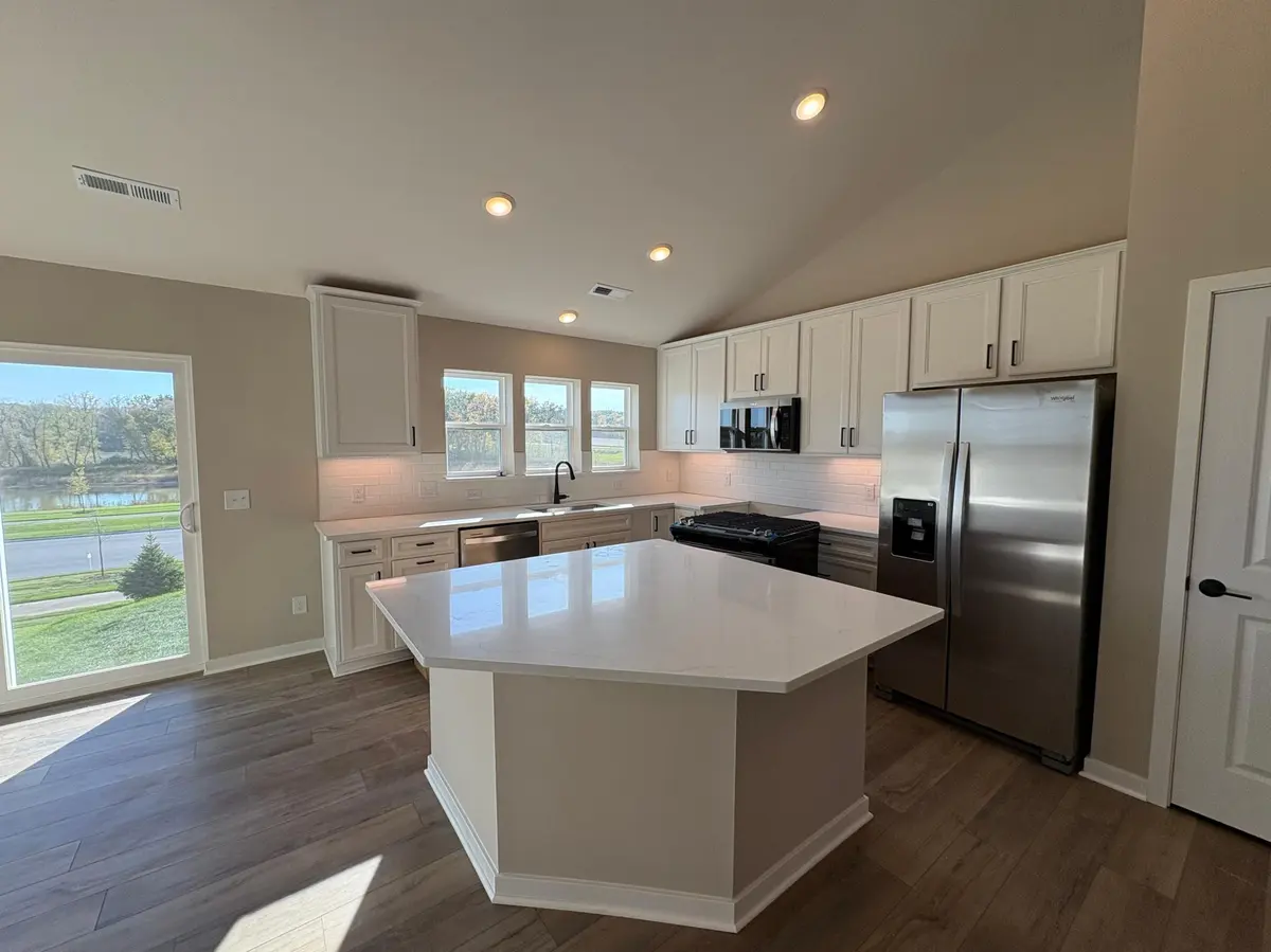 8827 63rd ST S, Cottage Grove, MN 55016