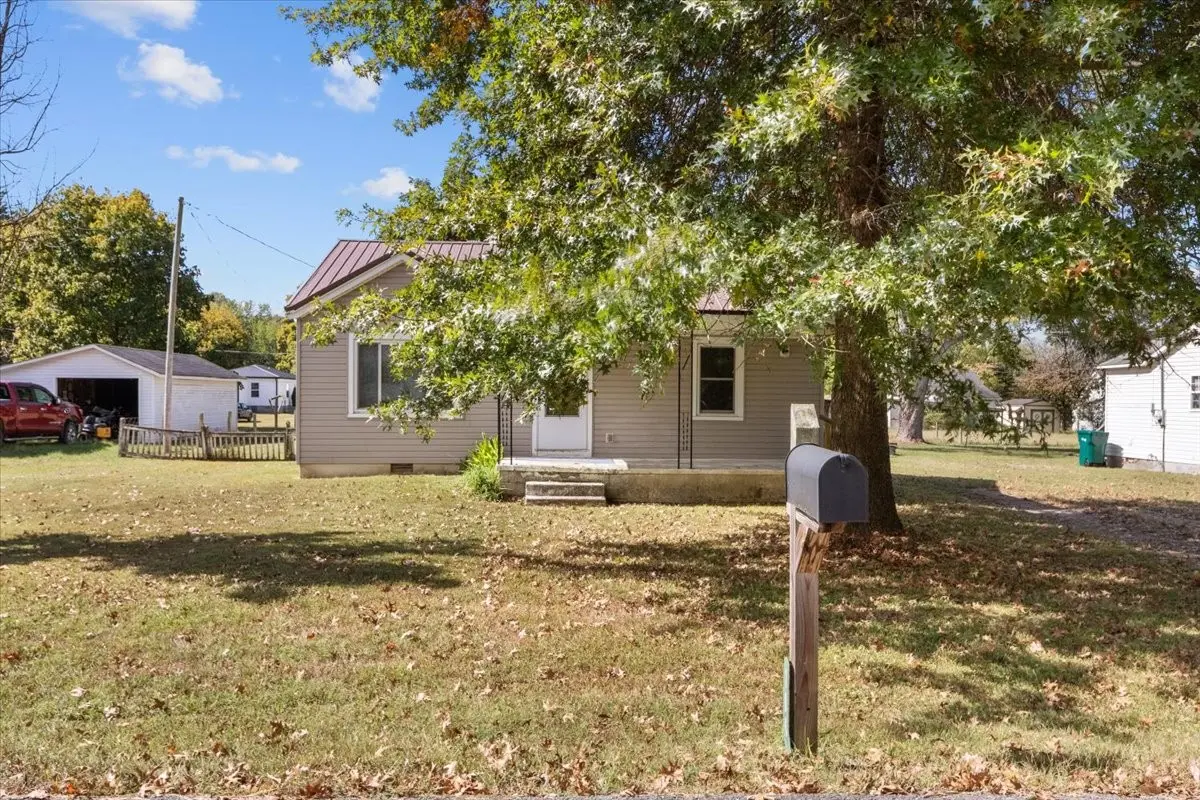 106 Park Cir, Waverly, TN 37185