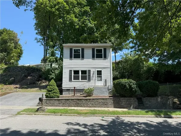 91 Gerald DR, Poughkeepsie, NY 12601