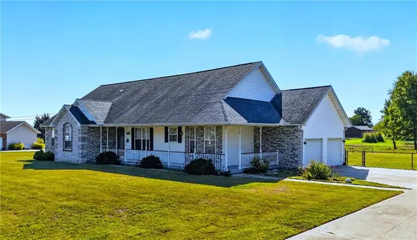 37 6th RD, Lamar, MO 64759