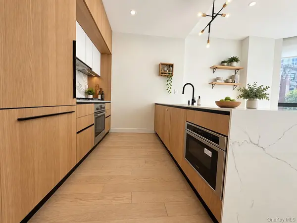 5 Court SQ #2F, Long Island City, NY 11101