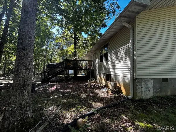 52 County Road 414, Poplar Bluff, MO 63901