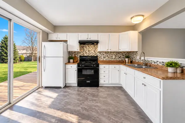 1784 Mccormick LN, Hanover Park, IL 60133