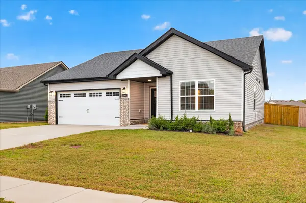 1060 Dublin Dr, Clarksville, TN 37042