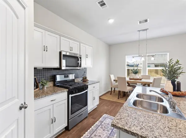 144 Harvest Creek DR, Uhland, TX 78640