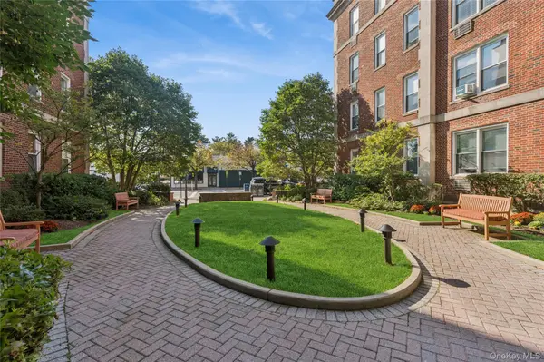111 7th ST #404, Garden City, NY 11530