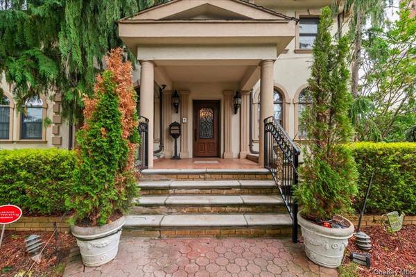 363 Oak AVE, Cedarhurst, NY 11516