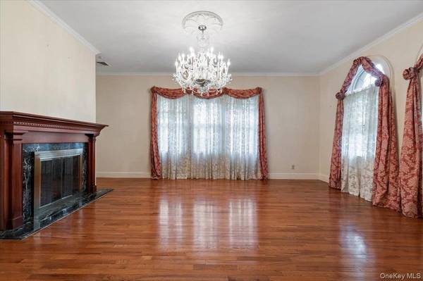 363 Oak AVE, Cedarhurst, NY 11516