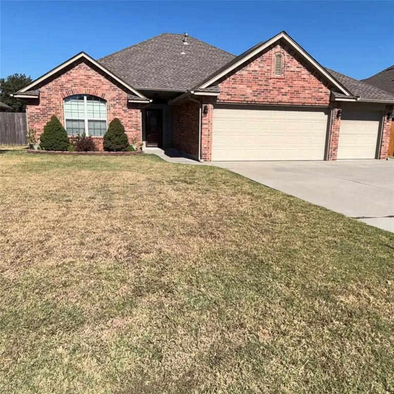 10823 Garrett Cole DR, Midwest City, OK 73130